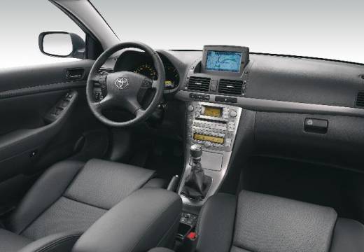 Toyota Avensis sedan tablica rozdzielcza