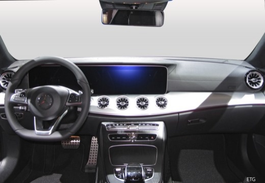 MERCEDES-BENZ Klasa E coupe tablica rozdzielcza