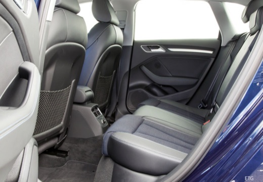 AUDI A3 Sportback 8V II hatchback wnętrze