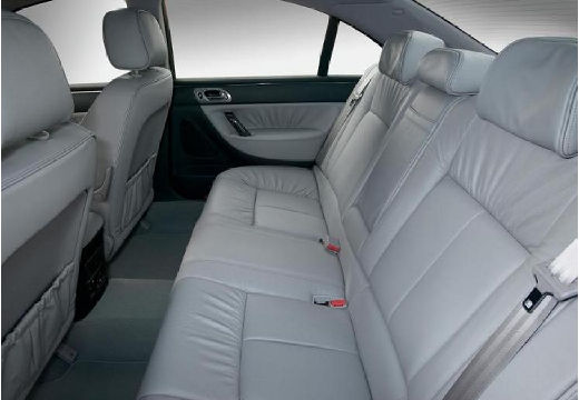 PEUGEOT 607 II sedan wnętrze
