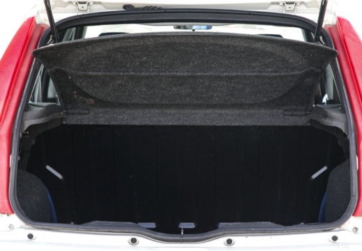 FIAT Punto II I hatchback przestrzeń załadunkowa