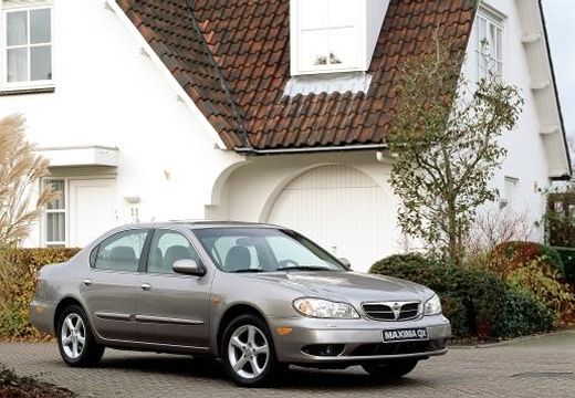 NISSAN Maxima sedan silver grey przedni prawy