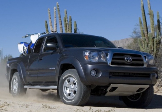 Toyota Tacoma pickup szary ciemny przedni prawy