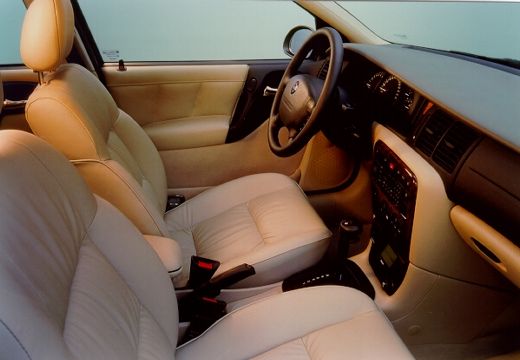 OPEL Vectra B II sedan wnętrze