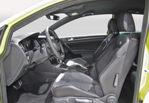 VOLKSWAGEN Golf VII II hatchback wnętrze