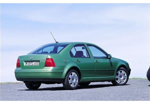 VOLKSWAGEN Bora I sedan zielony tylny prawy