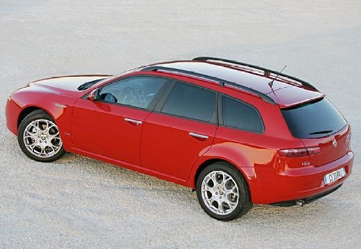 ALFA ROMEO 159 Sportwagon kombi czerwony jasny tylny lewy