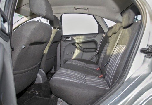 FORD Focus IV hatchback wnętrze