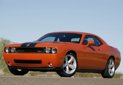 DODGE Challenger 6.1 SRT8 Coupe I 425KM (benzyna)