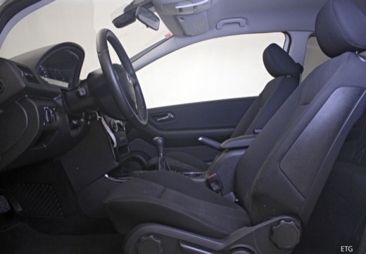 MERCEDES-BENZ Klasa A hatchback wnętrze
