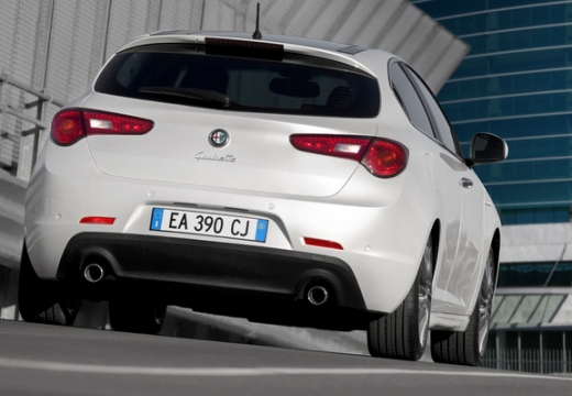 ALFA ROMEO Giulietta I hatchback biały tylny prawy