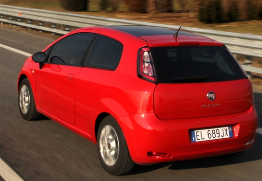FIAT Punto hatchback czerwony jasny tylny lewy
