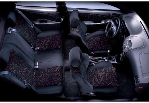 Toyota Corolla V hatchback wnętrze