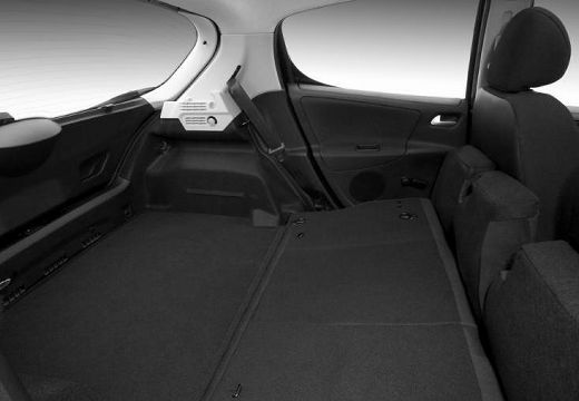 PEUGEOT 207 I hatchback wnętrze