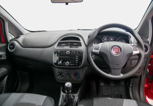 FIAT Punto II hatchback czerwony jasny tablica rozdzielcza