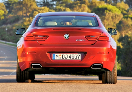 BMW Seria 6 coupe czerwony jasny tylny