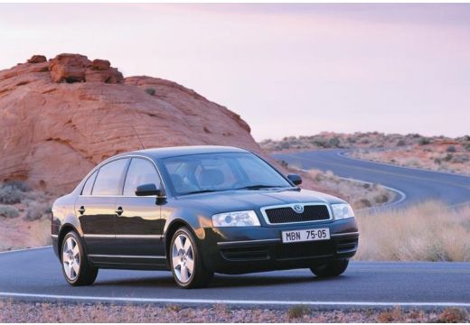 SKODA Superb II sedan czarny przedni prawy