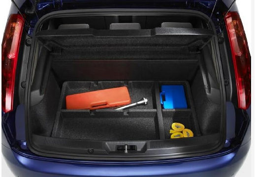 FIAT Punto Grande hatchback niebieski jasny przestrzeń załadunkowa