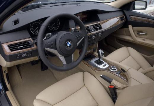 BMW Seria 5 sedan tablica rozdzielcza