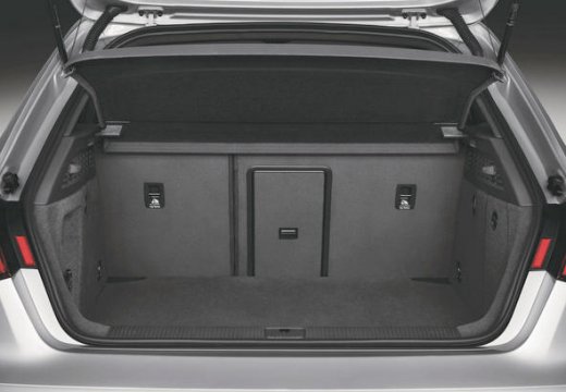 AUDI A3 Sportback 8V I hatchback przestrzeń załadunkowa