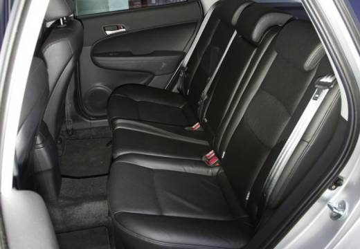HYUNDAI i30 I hatchback silver grey wnętrze