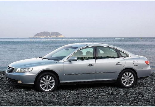 HYUNDAI Grandeur sedan silver grey przedni lewy