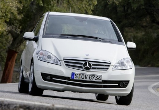 MERCEDES-BENZ Klasa A hatchback biały przedni prawy