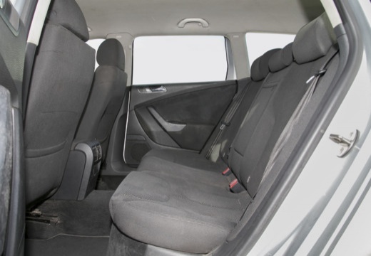 VOLKSWAGEN Passat Variant VI kombi silver grey wnętrze