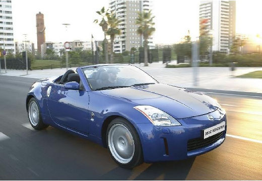 NISSAN 350 Z roadster niebieski jasny przedni prawy