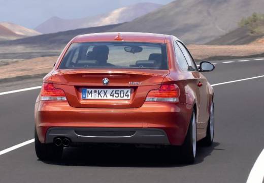BMW Seria 1 coupe pomarańczowy tylny prawy