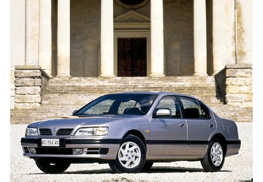 NISSAN Maxima sedan silver grey przedni lewy