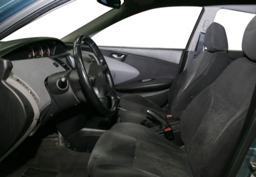 NISSAN Primera sedan wnętrze