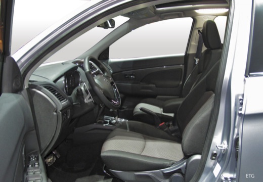 MITSUBISHI ASX III hatchback silver grey wnętrze