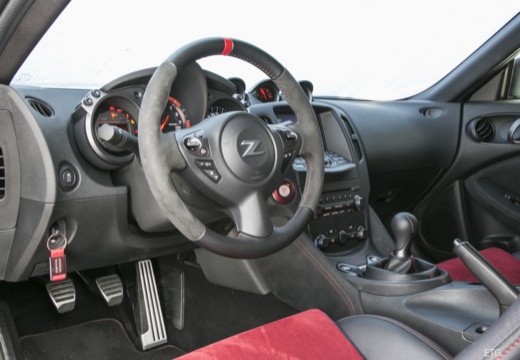 NISSAN 370 Z coupe tablica rozdzielcza