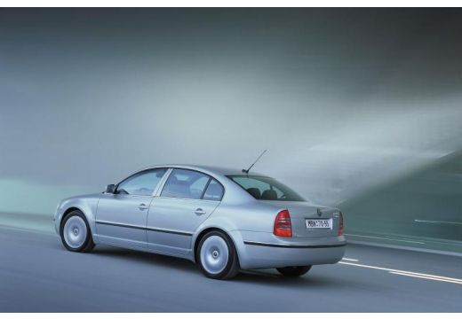 SKODA Superb II sedan silver grey tylny lewy
