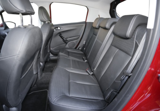 PEUGEOT 208 I hatchback wnętrze