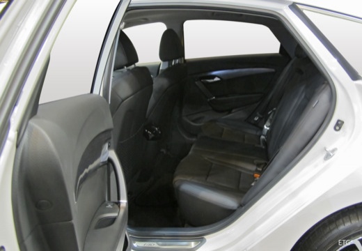 HYUNDAI i40 II sedan wnętrze