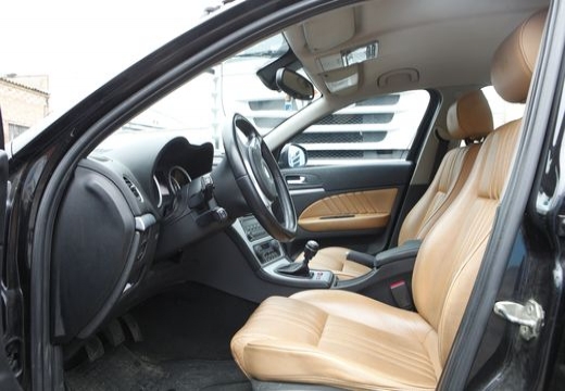 ALFA ROMEO 159 I sedan wnętrze