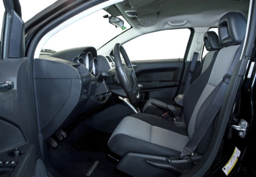 DODGE Caliber hatchback czarny wnętrze
