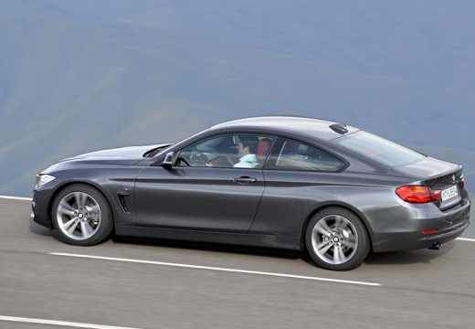 BMW Seria 4 coupe silver grey tylny lewy