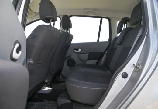RENAULT Modus II hatchback wnętrze