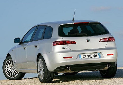 ALFA ROMEO 159 Sportwagon kombi silver grey tylny lewy