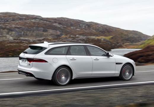 JAGUAR XF Sportbrake II kombi biały boczny prawy