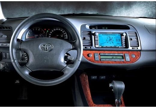 Toyota Camry sedan tablica rozdzielcza