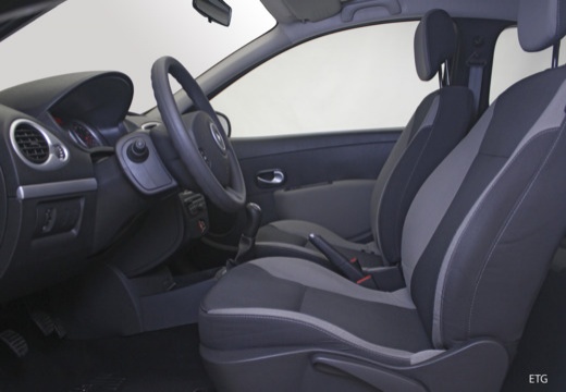 RENAULT Clio III II hatchback wnętrze