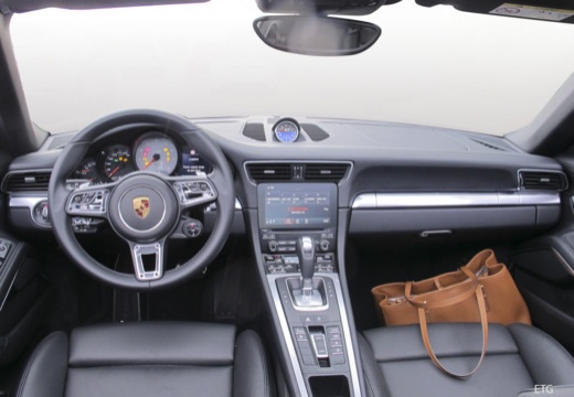 PORSCHE 911 991 II coupe tablica rozdzielcza