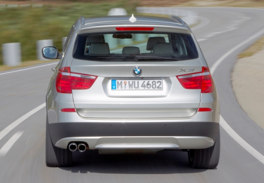 BMW X3 kombi silver grey tylny