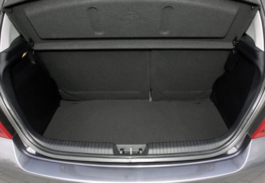 HYUNDAI i20 I hatchback szary ciemny przestrzeń załadunkowa