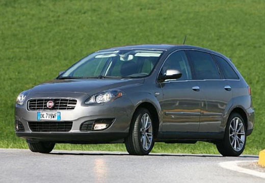 FIAT Croma kombi silver grey