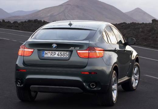 BMW X6 hatchback szary ciemny tylny prawy